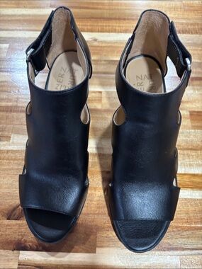Naturalizer Black Leather Cutout Peep-Toe Heels with Ankle Strap size 9 M NWOT’s